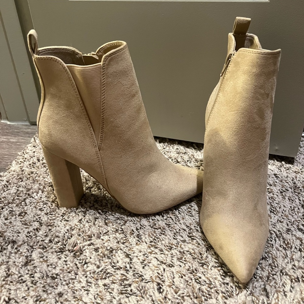 Forever 21 suede boots. Brand new never used